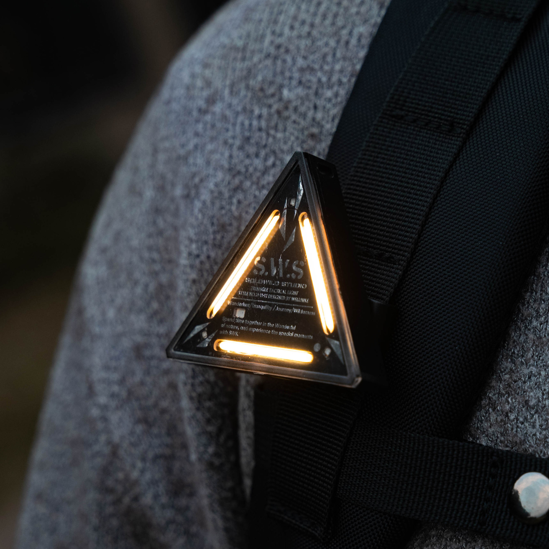 WELLHIKE Mini Outdoor Camping Triangular Warning Badge Light - Multifunctional Ambient Decor Lantern - Image 2